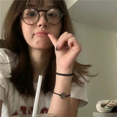 黑珍珠艾曼妞